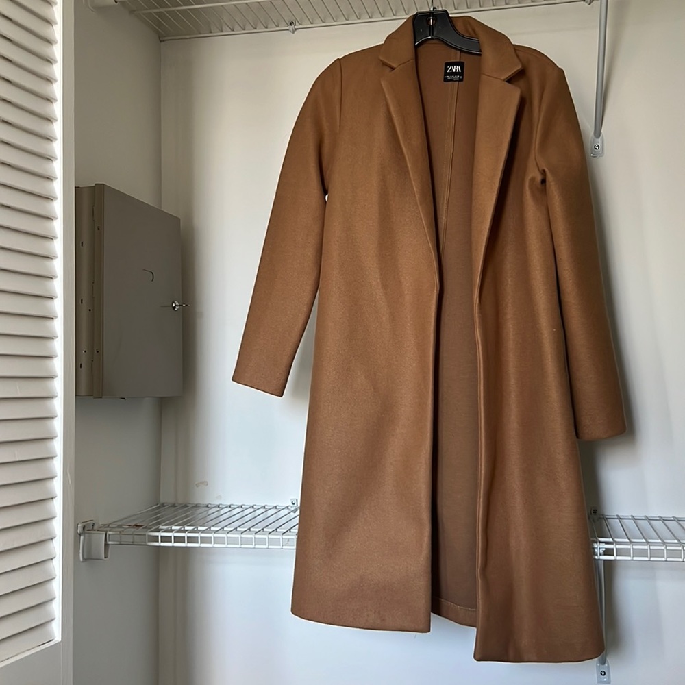 Almost new Zara light brown (tan) coat with side pockets